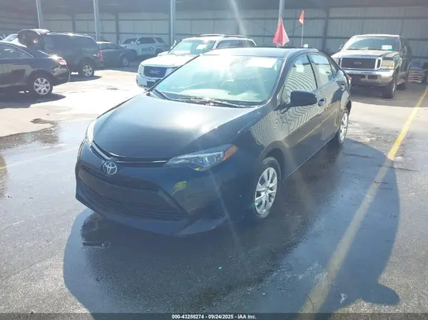 2T1BURHE9JC987982 2018 TOYOTA COROLLA - Image 2