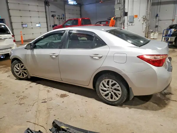 2T1BURHE9JC989635 2018 TOYOTA COROLLA - Image 2