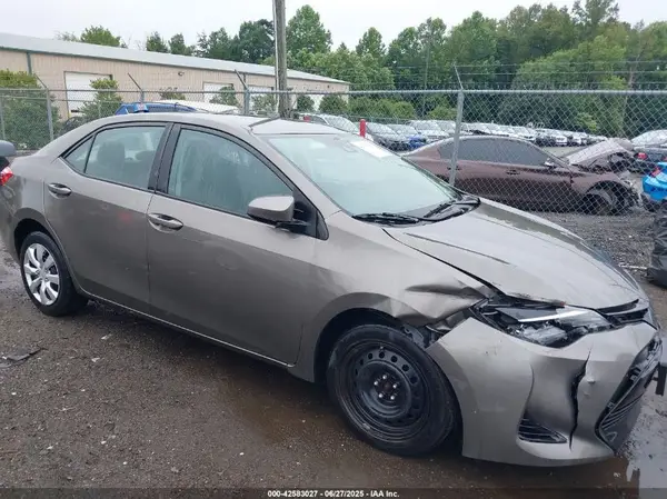 2T1BURHE9JC990834 2018 TOYOTA COROLLA - Image 1