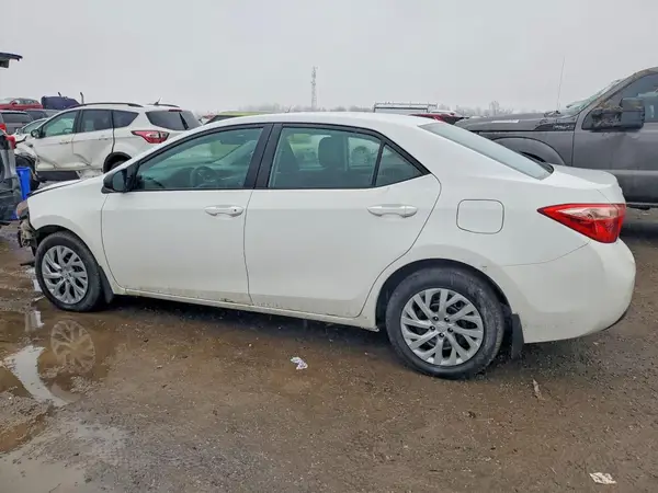 2T1BURHE9JC990932 2018 TOYOTA COROLLA - Image 2