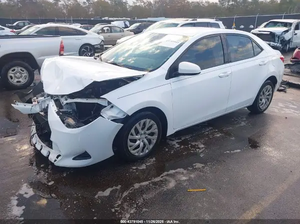 2T1BURHE9JC992597 2018 TOYOTA COROLLA - Image 2