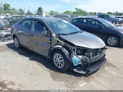 2T1BURHE9JC993958 2018 TOYOTA COROLLA