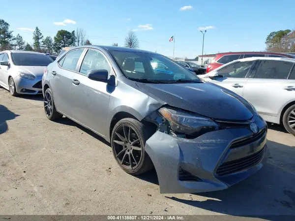 2T1BURHE9JC995063 2018 TOYOTA COROLLA - Image 1