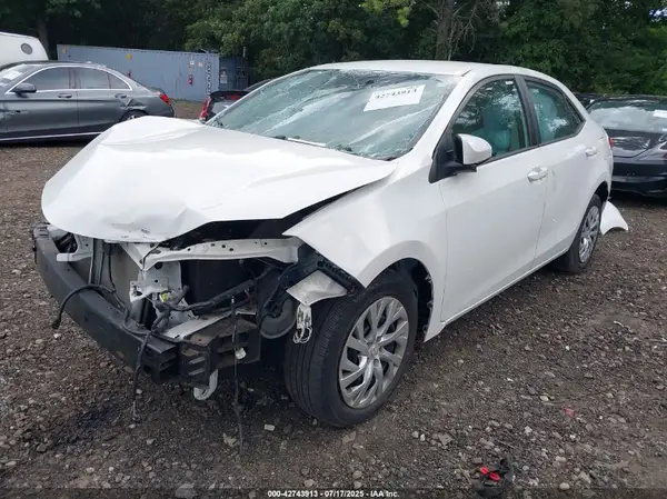 2T1BURHE9KC165779 2019 TOYOTA COROLLA - Image 2