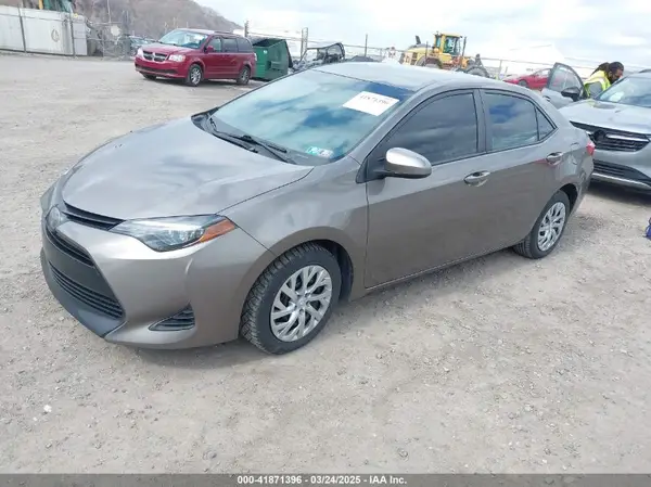 2T1BURHE9KC173963 2019 TOYOTA COROLLA - Image 2