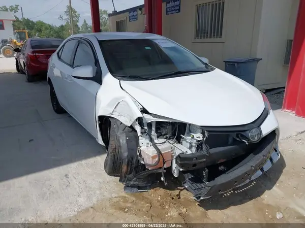2T1BURHE9KC174708 2019 TOYOTA COROLLA - Image 1