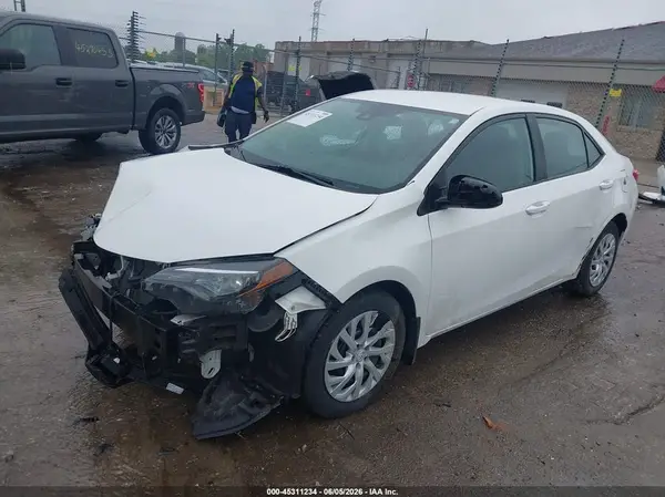 2T1BURHE9KC210445 2019 TOYOTA COROLLA - Image 2