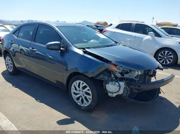 2T1BURHE9KC217993 2019 TOYOTA COROLLA - Image 1
