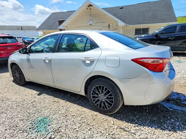 2T1BURHE9KC237306 2019 TOYOTA COROLLA - Image 2