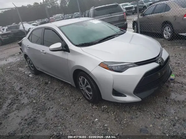 2T1BURHEOJC002212 2018 TOYOTA COROLLA - Image 1