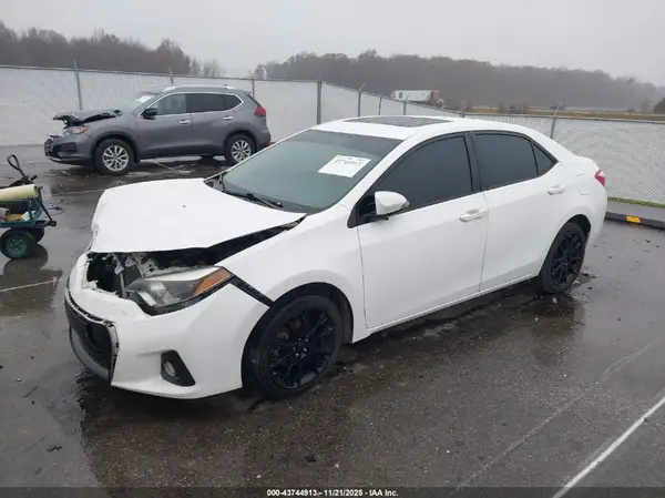 2T1BURHEXGC577605 2016 TOYOTA COROLLA - Image 2