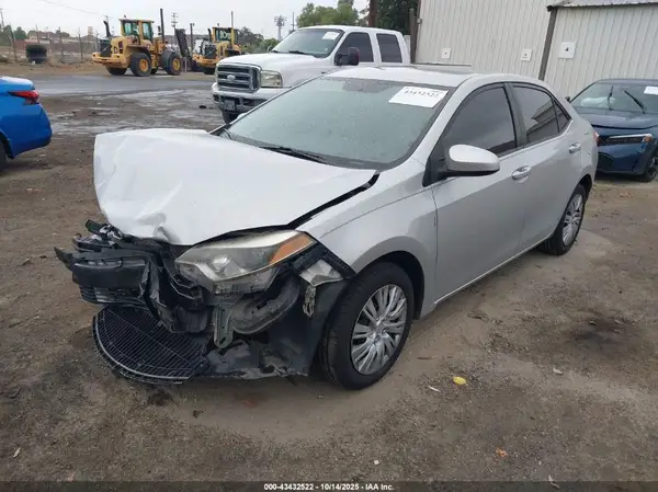 2T1BURHEXGC677865 2016 TOYOTA COROLLA - Image 2