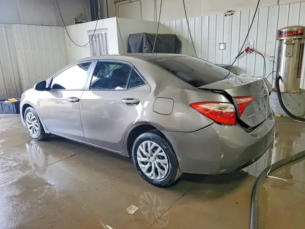 2T1BURHEXHC747642 2017 TOYOTA COROLLA - Image 2