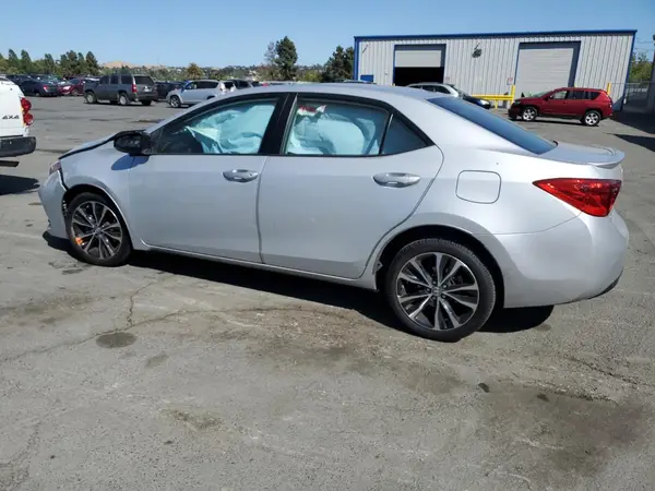 2T1BURHEXHC765574 2017 TOYOTA COROLLA - Image 2