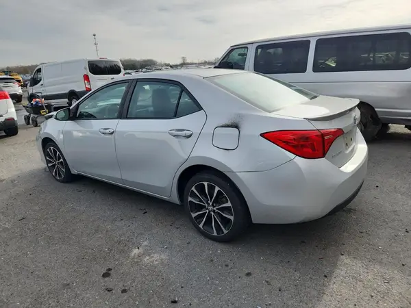 2T1BURHEXHC769804 2017 TOYOTA COROLLA - Image 2