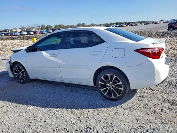 2T1BURHEXHC769947 2017 TOYOTA COROLLA - Image 2