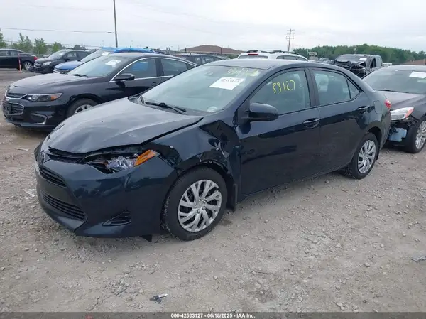 2T1BURHEXHC770550 2017 TOYOTA COROLLA - Image 2