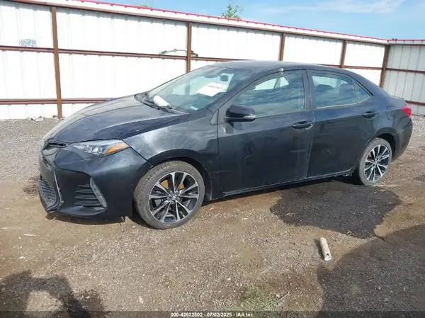 2T1BURHEXHC771939 2017 TOYOTA COROLLA - Image 2
