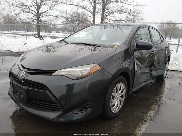 2T1BURHEXHC773495 2017 TOYOTA COROLLA - Image 2