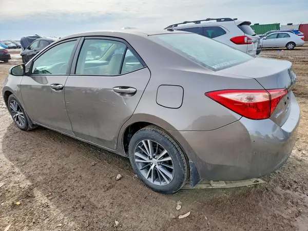 2T1BURHEXHC777675 2017 TOYOTA COROLLA - Image 2