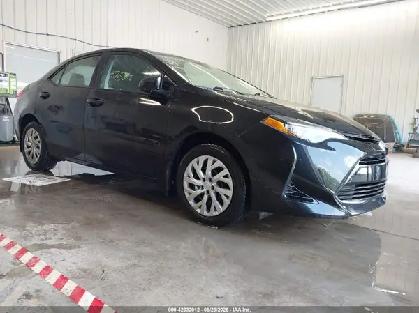 2T1BURHEXHC784643 2017 TOYOTA COROLLA - Image 1