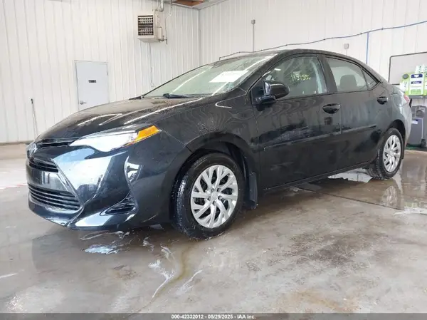 2T1BURHEXHC784643 2017 TOYOTA COROLLA - Image 2