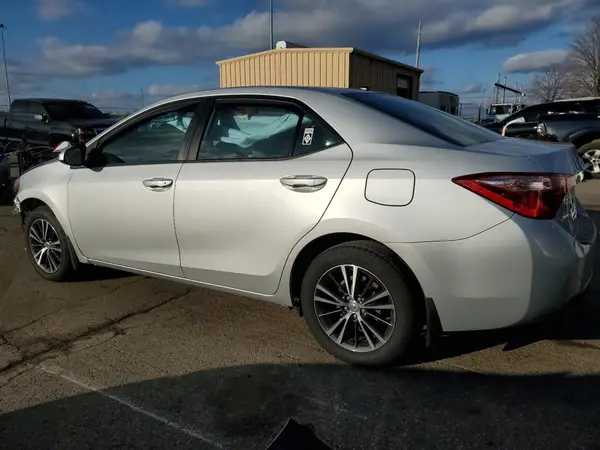 2T1BURHEXHC788594 2017 TOYOTA COROLLA - Image 2
