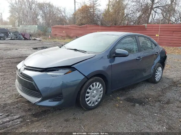 2T1BURHEXHC802333 2017 TOYOTA COROLLA - Image 2