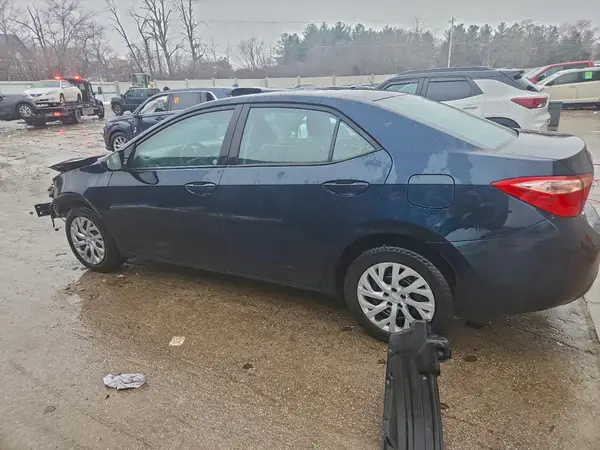 2T1BURHEXHC807001 2017 TOYOTA COROLLA - Image 2