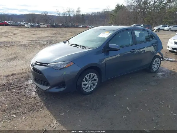 2T1BURHEXHC818452 2017 TOYOTA COROLLA - Image 2