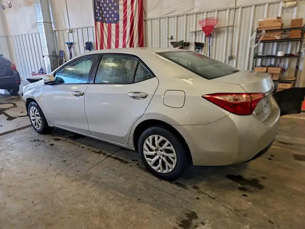 2T1BURHEXHC819567 2017 TOYOTA COROLLA - Image 2