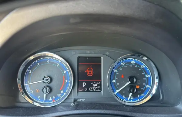 2T1BURHEXHC827586 2017 TOYOTA COROLLA - Image 8