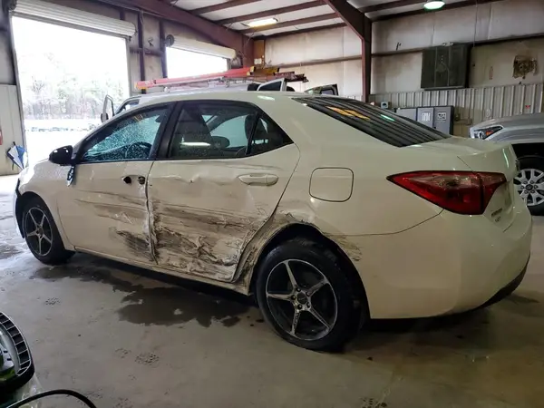 2T1BURHEXHC841939 2017 TOYOTA COROLLA - Image 2