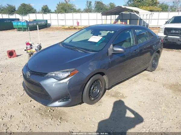 2T1BURHEXHC854304 2017 TOYOTA COROLLA - Image 2