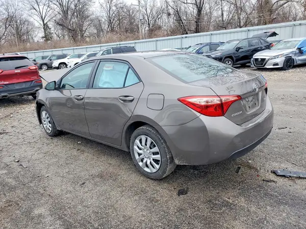 2T1BURHEXHC855307 2017 TOYOTA COROLLA - Image 2