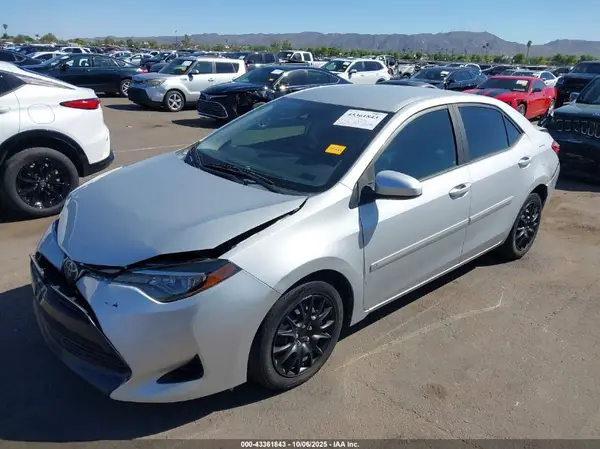 2T1BURHEXHC868445 2017 TOYOTA COROLLA - Image 2
