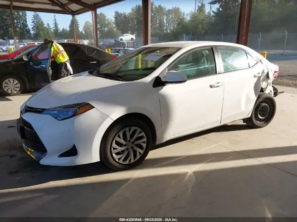 2T1BURHEXHC870843 2017 TOYOTA COROLLA - Image 2