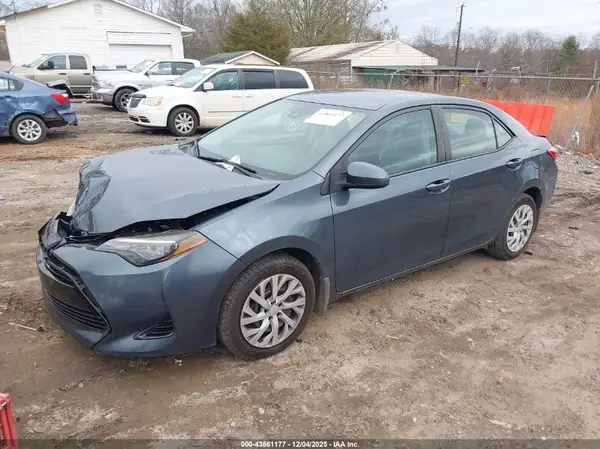 2T1BURHEXHC875489 2017 TOYOTA COROLLA - Image 2
