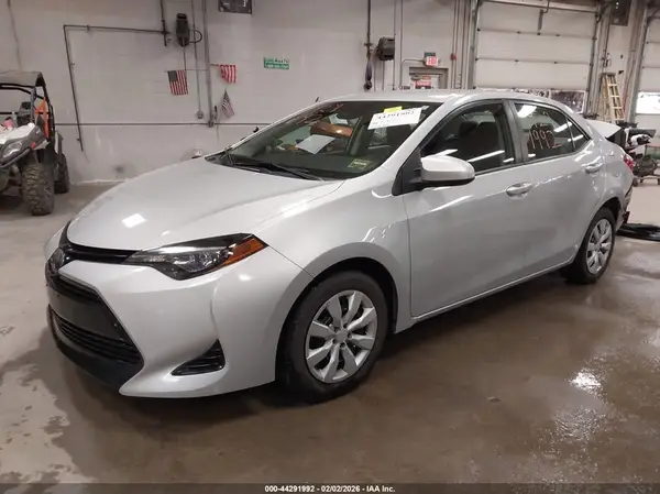 2T1BURHEXHC876402 2017 TOYOTA COROLLA - Image 2