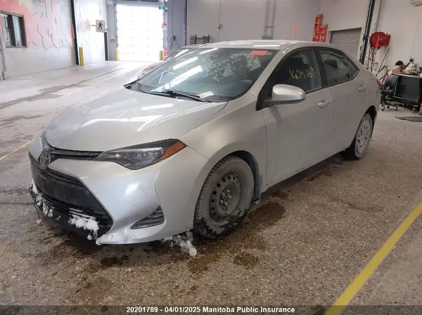 2T1BURHEXHC877906 2017 TOYOTA COROLLA - Image 2