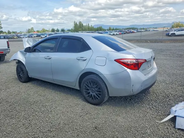 2T1BURHEXHC885066 2017 TOYOTA COROLLA - Image 2