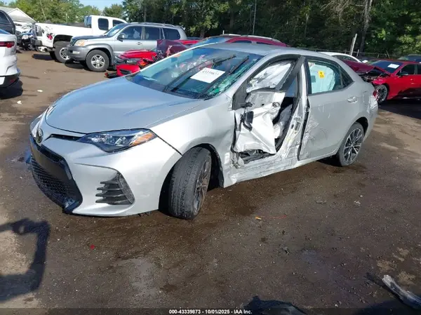 2T1BURHEXHC885343 2017 TOYOTA COROLLA - Image 2