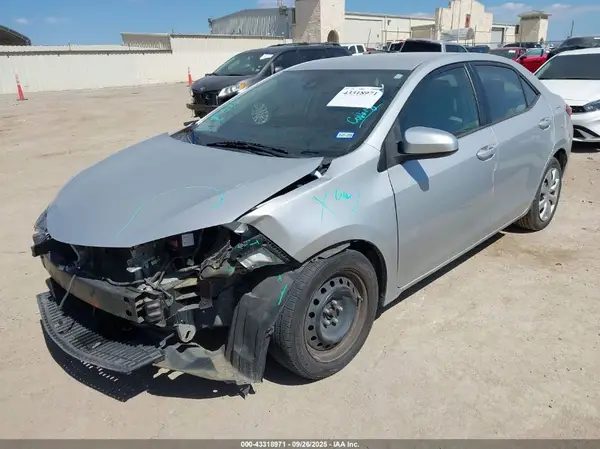 2T1BURHEXHC888369 2017 TOYOTA COROLLA - Image 2
