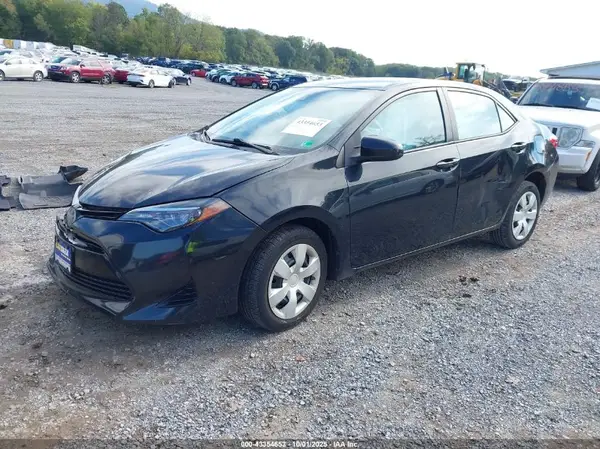 2T1BURHEXHC889277 2017 TOYOTA COROLLA - Image 2