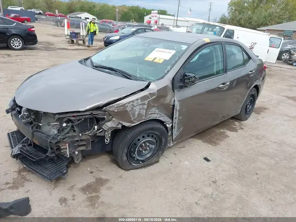 2T1BURHEXHC892857 2017 TOYOTA COROLLA - Image 2