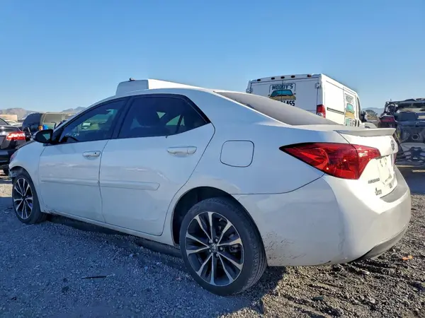 2T1BURHEXHC910256 2017 TOYOTA COROLLA - Image 2