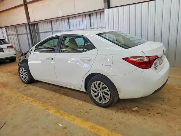 2T1BURHEXHC916915 2017 TOYOTA COROLLA - Image 2