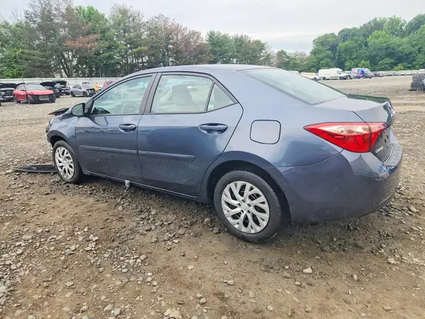 2T1BURHEXHC930894 2017 TOYOTA COROLLA - Image 2