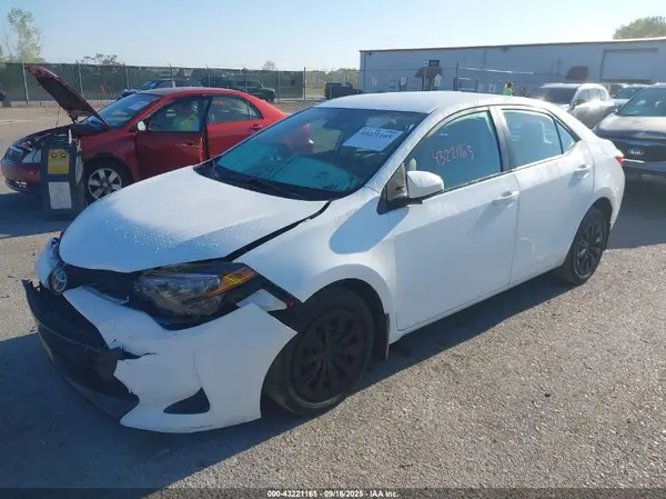 2T1BURHEXHC936551 2017 TOYOTA COROLLA - Image 2