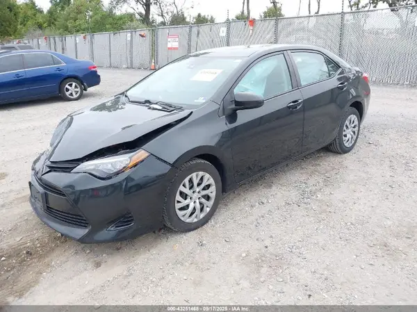 2T1BURHEXHC952815 2017 TOYOTA COROLLA - Image 2